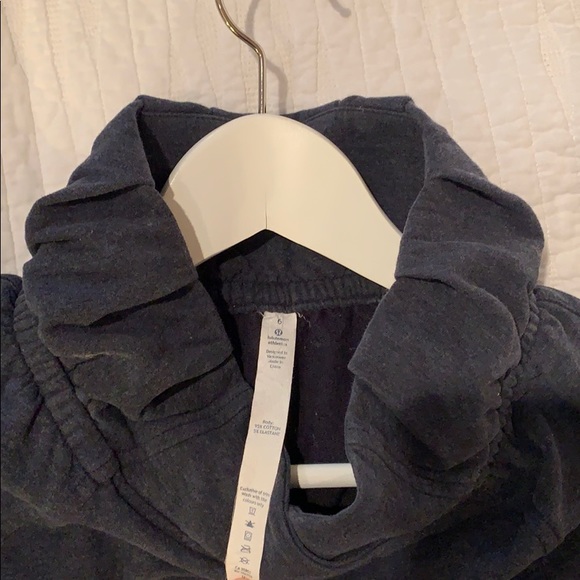 Lululemon pull over - Picture 4 of 4